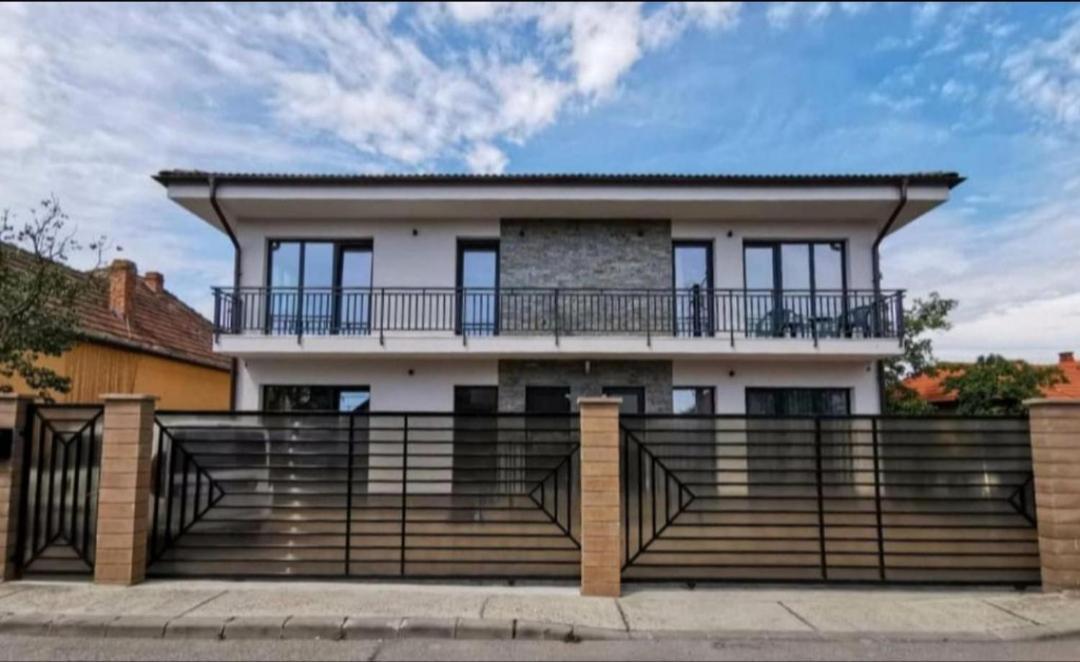 Tintoc Residence คลูจ-นาโปกา ภายนอก รูปภาพ